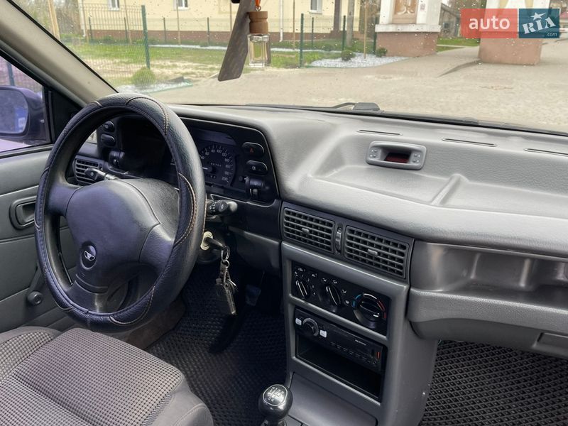 Седан Daewoo Nexia 2005 в Бродах