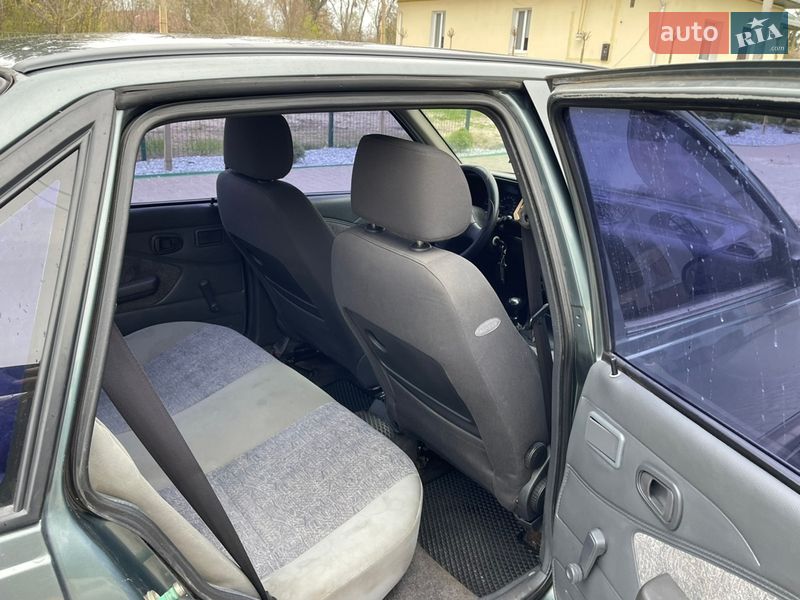 Седан Daewoo Nexia 2005 в Бродах