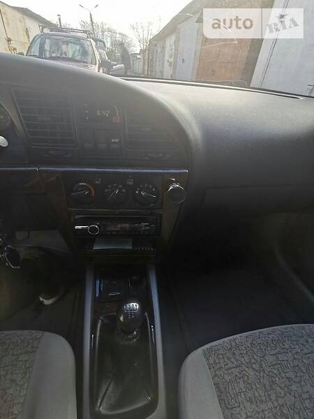 Седан Daewoo Nubira 2003 в Одесі