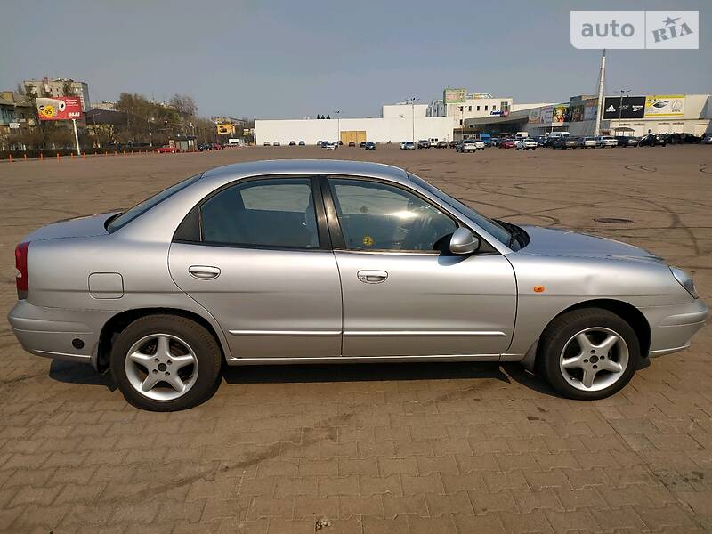 Седан Daewoo Nubira 2002 в Житомирі