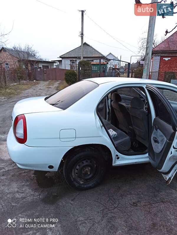 Седан Daewoo Nubira 1998 в Кременчуге