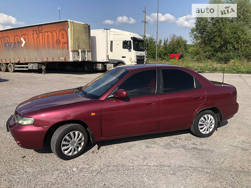 Седан Daewoo Nubira 1998 в Львові