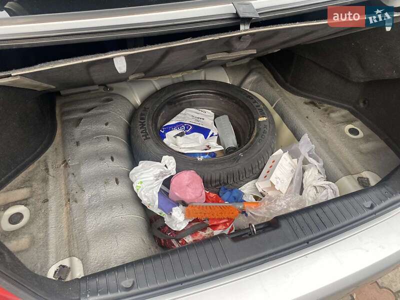 Седан Daewoo Nubira 2004 в Запоріжжі