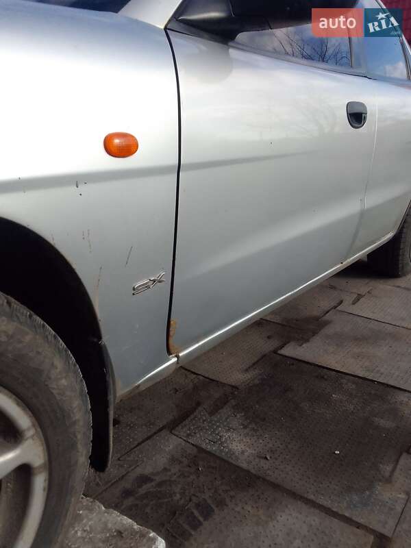 Седан Daewoo Nubira 1998 в Кегичевке