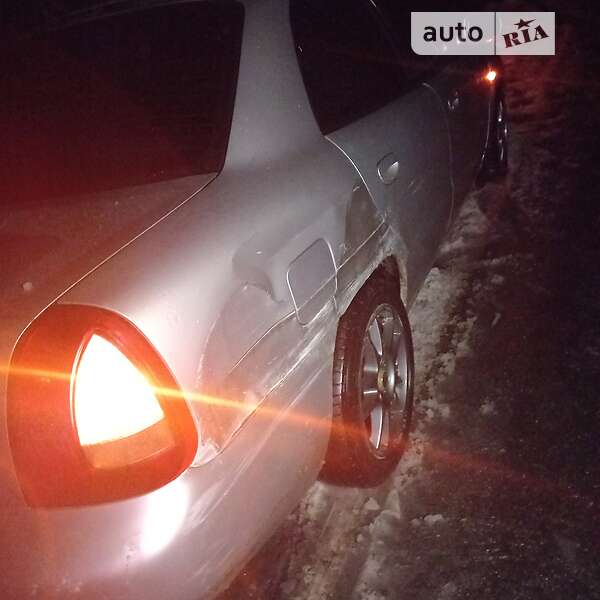 Седан Daewoo Nubira 1998 в Черновцах