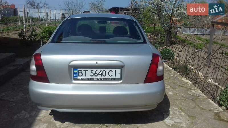 Седан Daewoo Nubira 1998 в Херсоне