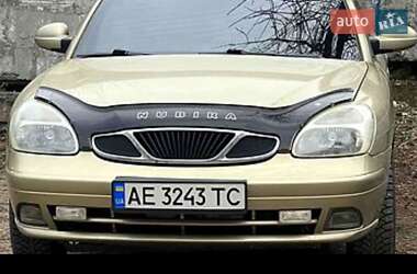 Седан Daewoo Nubira 2001 в Марганце