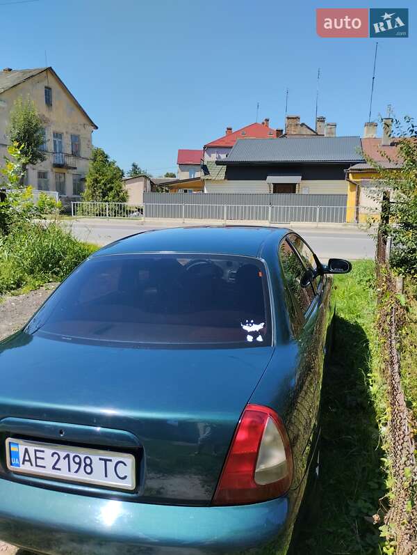 Седан Daewoo Nubira 1998 в Львові