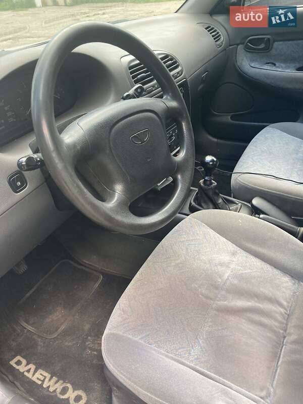 Седан Daewoo Nubira 1998 в Харькове