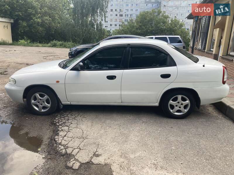 Седан Daewoo Nubira 1998 в Харькове