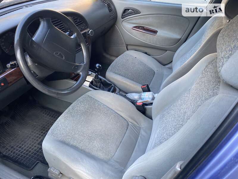 Седан Daewoo Nubira 2003 в Кривом Роге