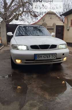 Седан Daewoo Nubira 1998 в Измаиле