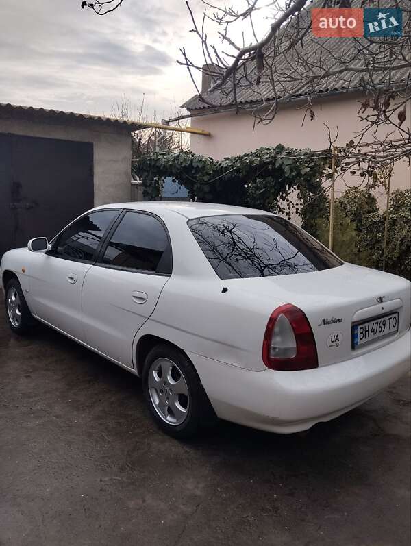 Седан Daewoo Nubira 1998 в Ізмаїлі
