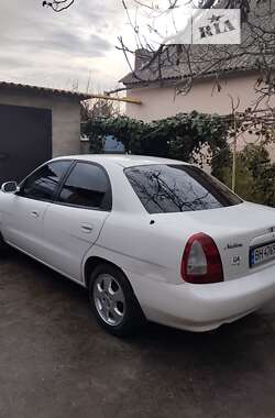 Седан Daewoo Nubira 1998 в Измаиле