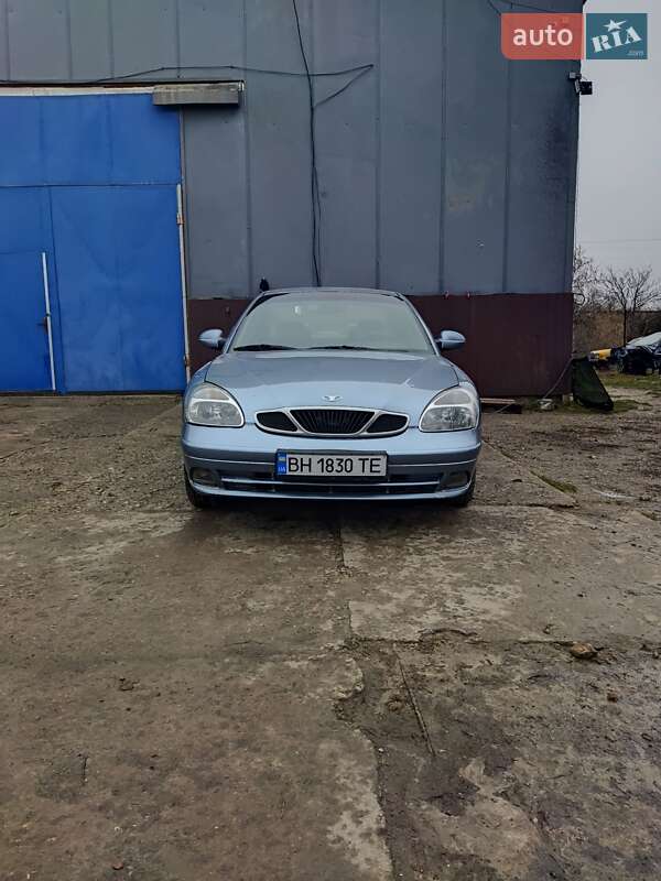Седан Daewoo Nubira 2003 в Черноморске