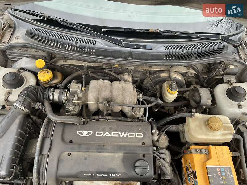 Седан Daewoo Nubira 1998 в Запорожье