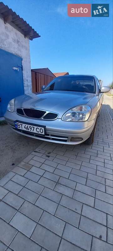 Седан Daewoo Nubira 2003 в Херсоне