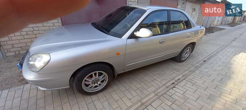 Седан Daewoo Nubira 2003 в Херсоне