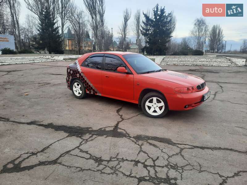 Хэтчбек Daewoo Nubira 1998 в Покрове
