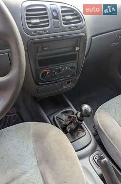 Седан Daewoo Nubira 2000 в 