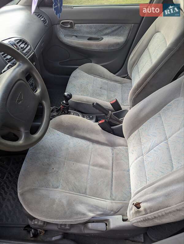 Седан Daewoo Nubira 2000 в Пустомытах