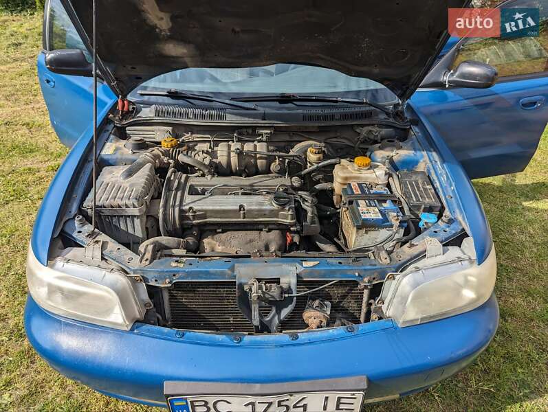Седан Daewoo Nubira 2000 в Пустомытах