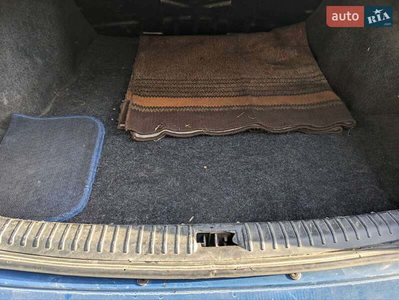Седан Daewoo Nubira 2000 в Пустомытах