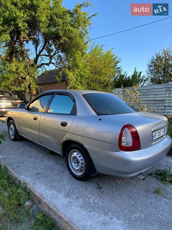 Седан Daewoo Nubira 1998 в Запорожье