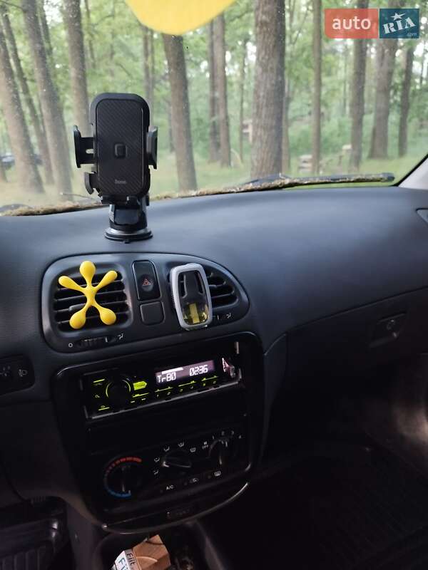 Седан Daewoo Nubira 1998 в 