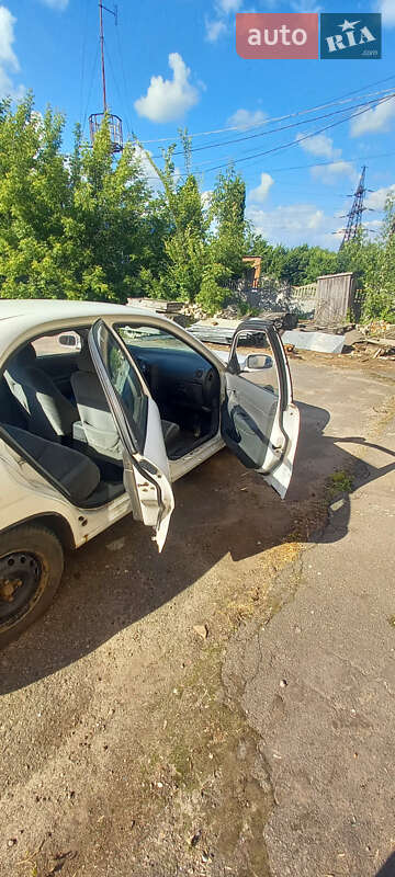 Седан Daewoo Nubira 1998 в Сумах