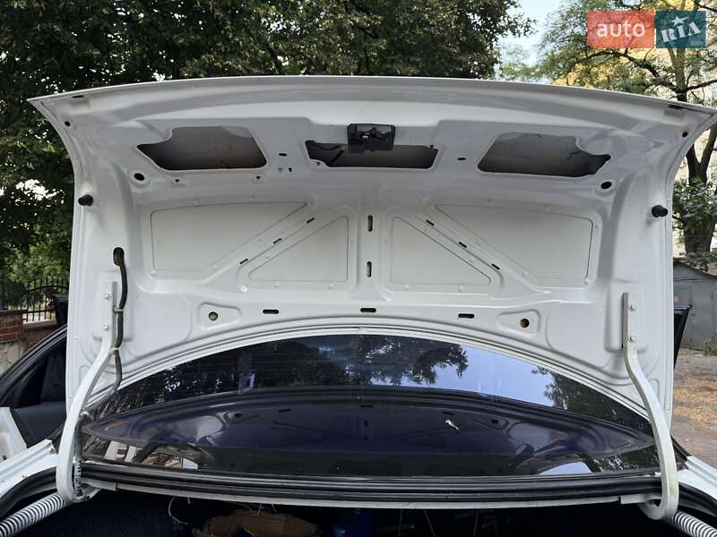 Седан Daewoo Nubira 1998 в Киеве