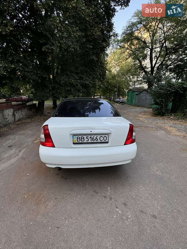 Седан Daewoo Nubira 1998 в Киеве