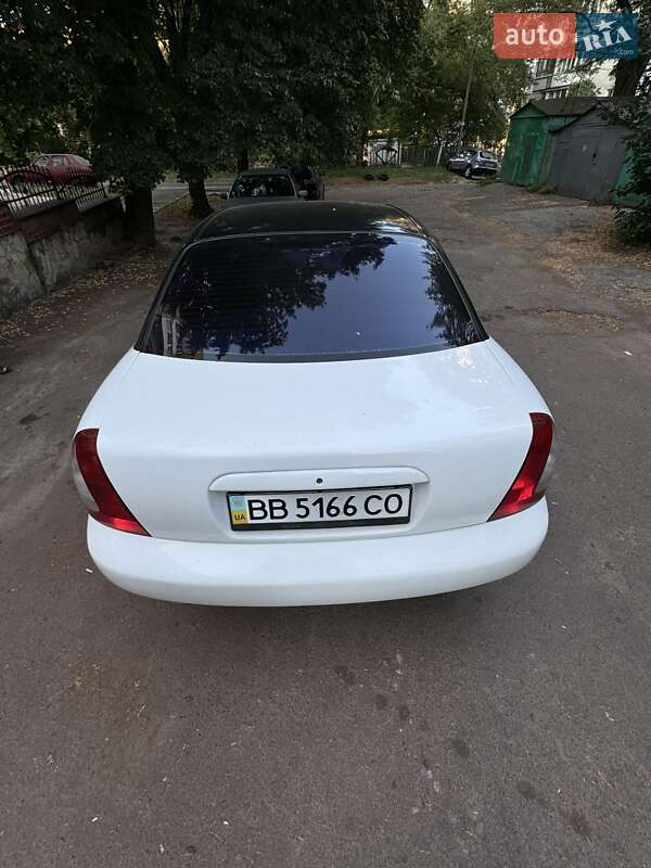 Седан Daewoo Nubira 1998 в Киеве