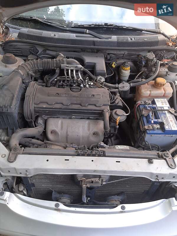 Седан Daewoo Nubira 2003 в Запорожье