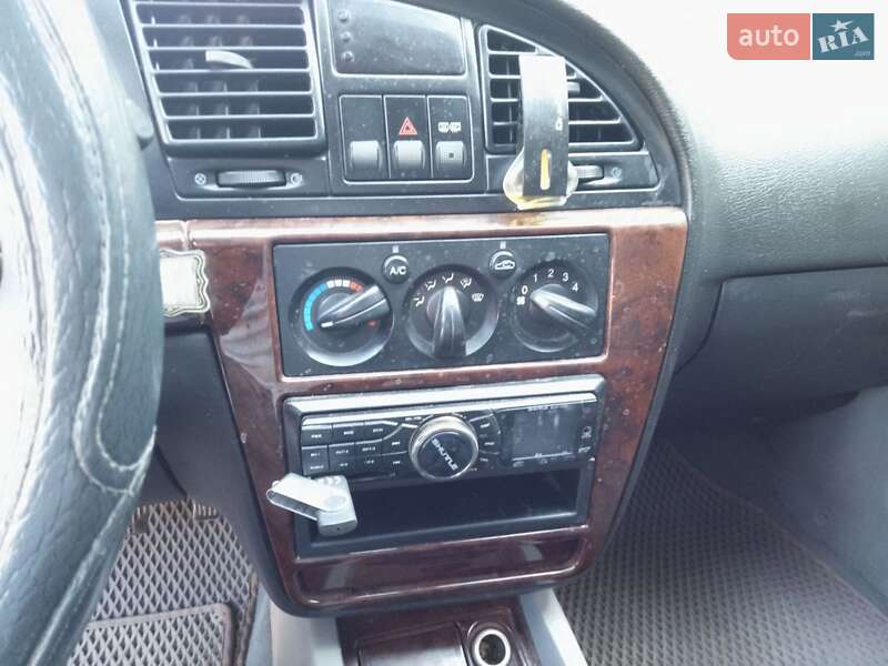 Седан Daewoo Nubira 2003 в Харькове