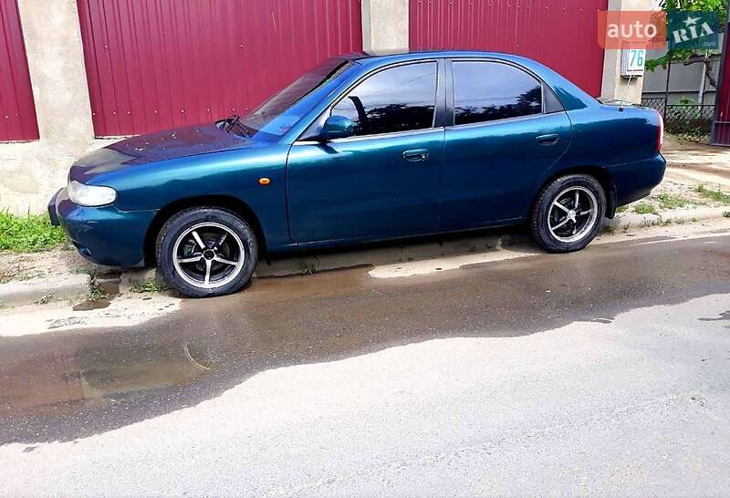 Седан Daewoo Nubira 1998 в Березовке