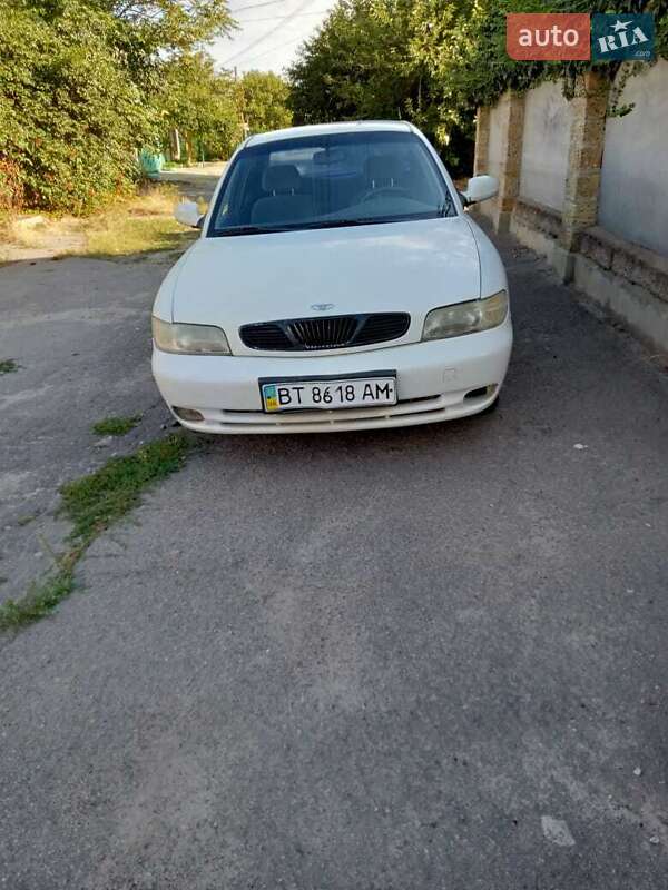 Седан Daewoo Nubira 1999 в Херсоне