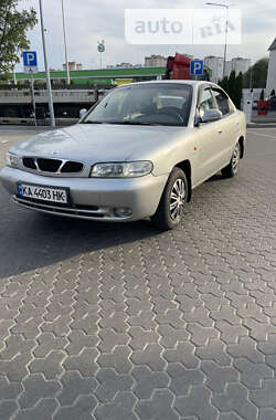 Седан Daewoo Nubira 1998 в Києві