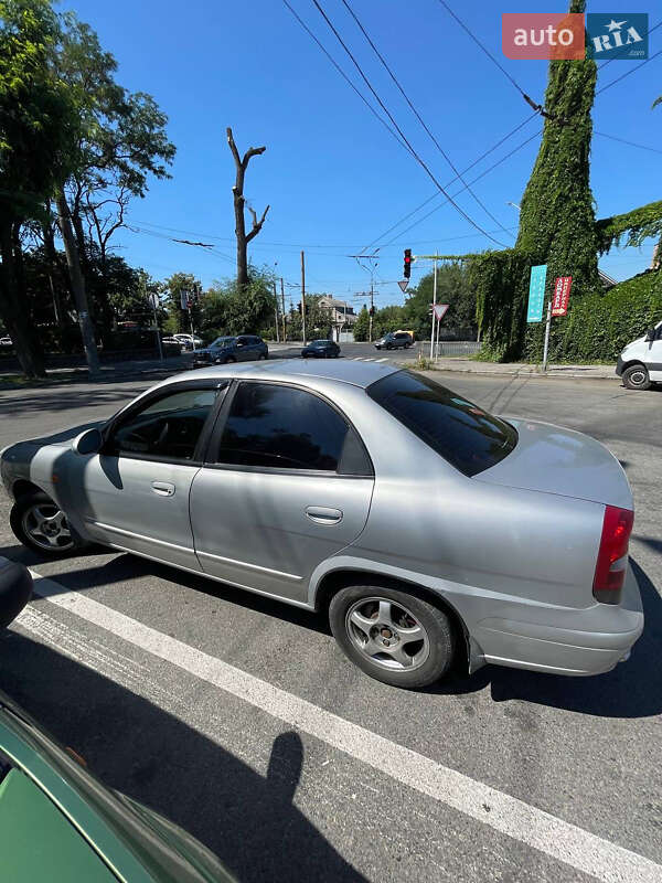 Седан Daewoo Nubira 2003 в Днепре