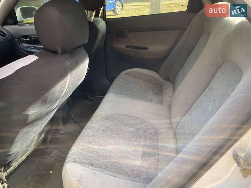 Седан Daewoo Nubira 1998 в Одесі