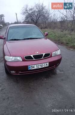 Седан Daewoo Nubira 1998 в Здолбунове