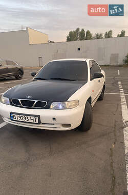 Седан Daewoo Nubira 1999 в Полтаві