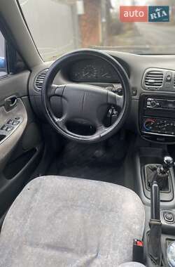 Хетчбек Daewoo Nubira 1998 в 