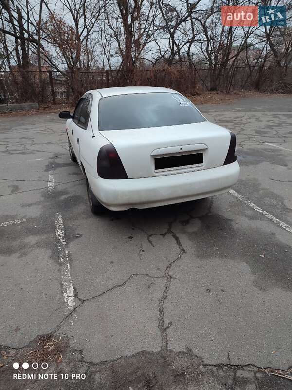 Седан Daewoo Nubira 1999 в Киеве