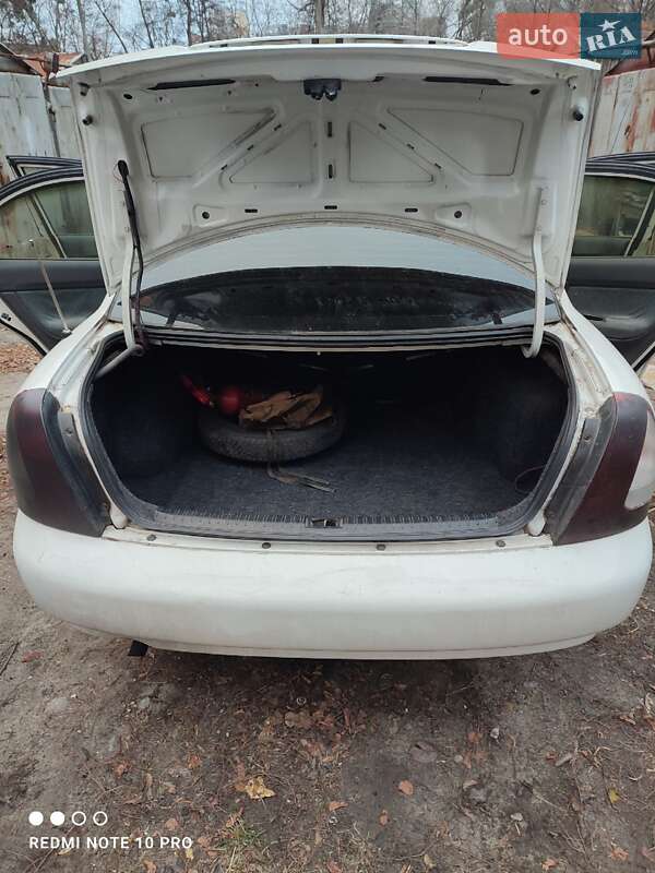 Седан Daewoo Nubira 1999 в Киеве