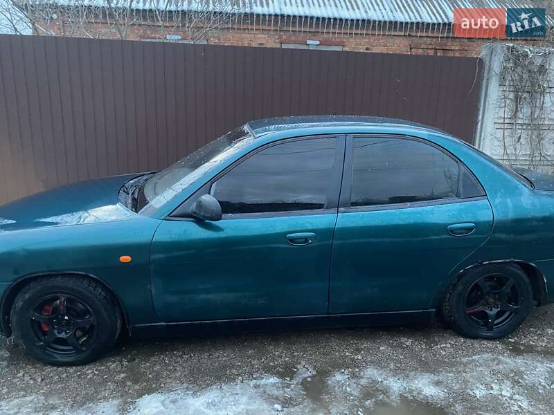 Седан Daewoo Nubira 1998 в Кривом Роге