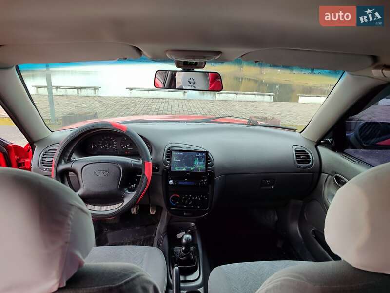 Хетчбек Daewoo Nubira 1998 в Тлумачі