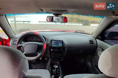 Хэтчбек Daewoo Nubira 1998 в 