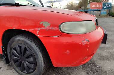 Хэтчбек Daewoo Nubira 1998 в 