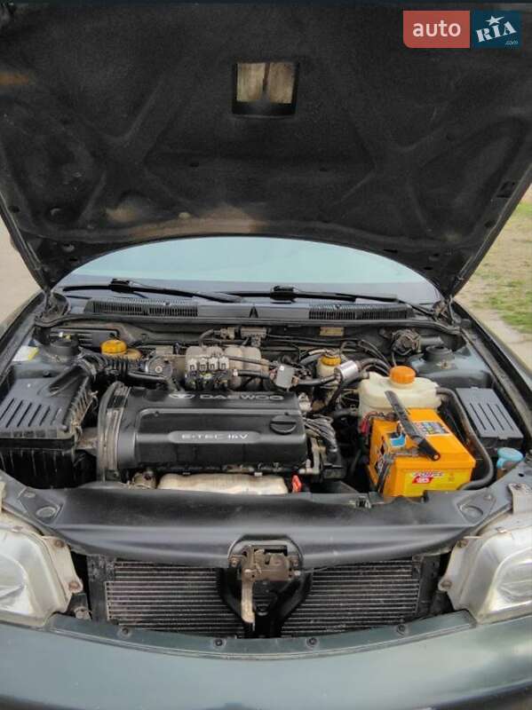 Седан Daewoo Nubira 1998 в Черкассах